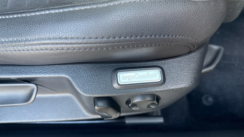 Volkswagen Passat 2.0 TDI GT 5dr DSG [Panoramic Roof] Diesel Estate